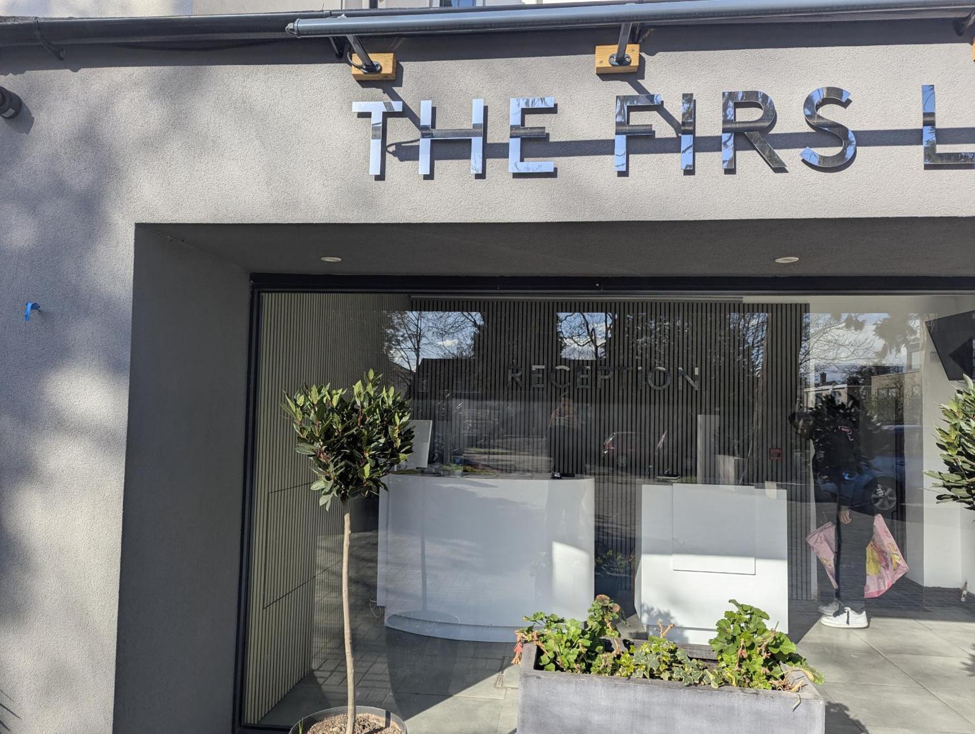 Oyo Firs Lodge London Heathrow Hounslow Exterior foto